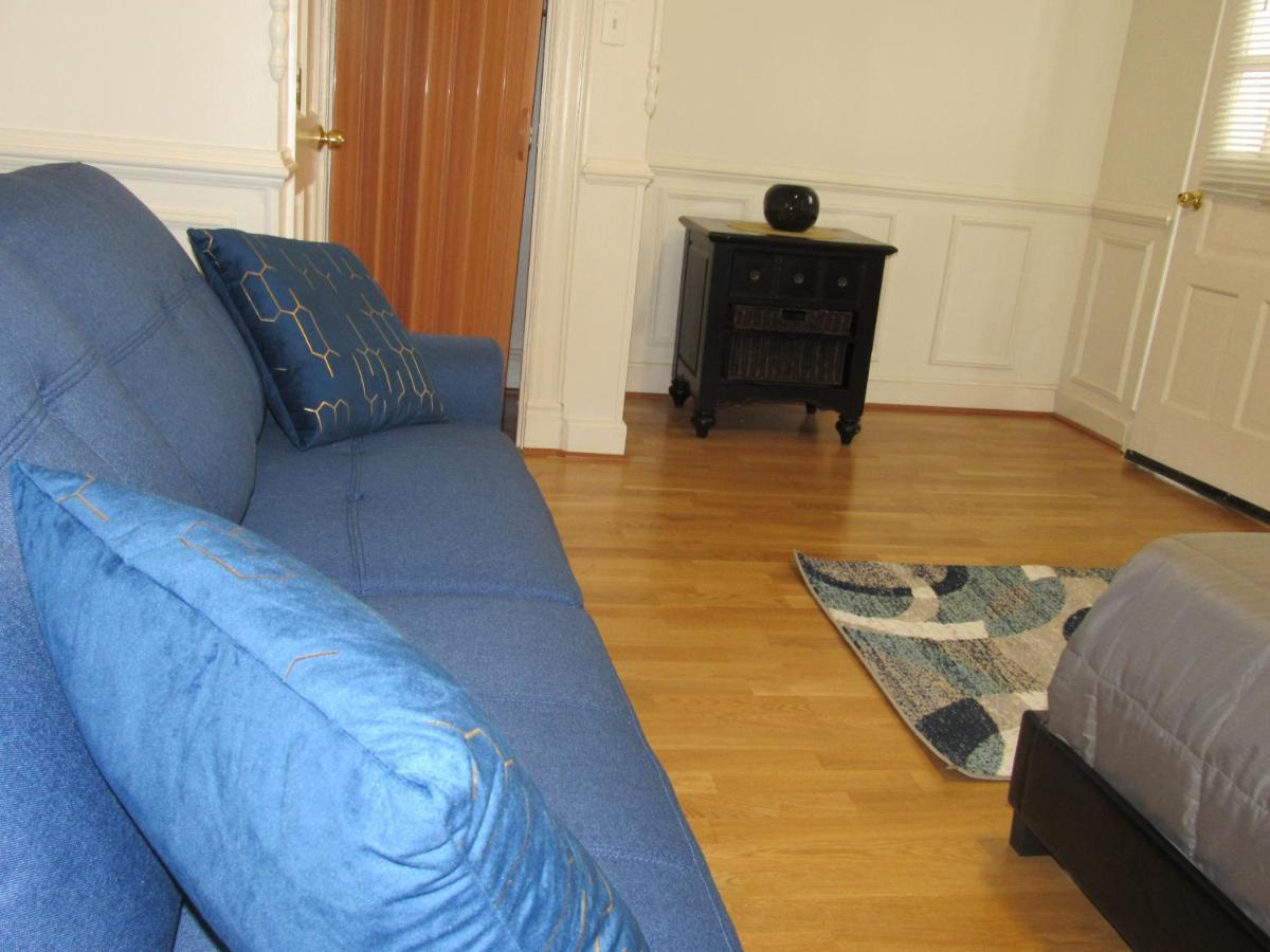 Located In The Noma-Gallaudet Neighborhood Appartamento Washington Esterno foto